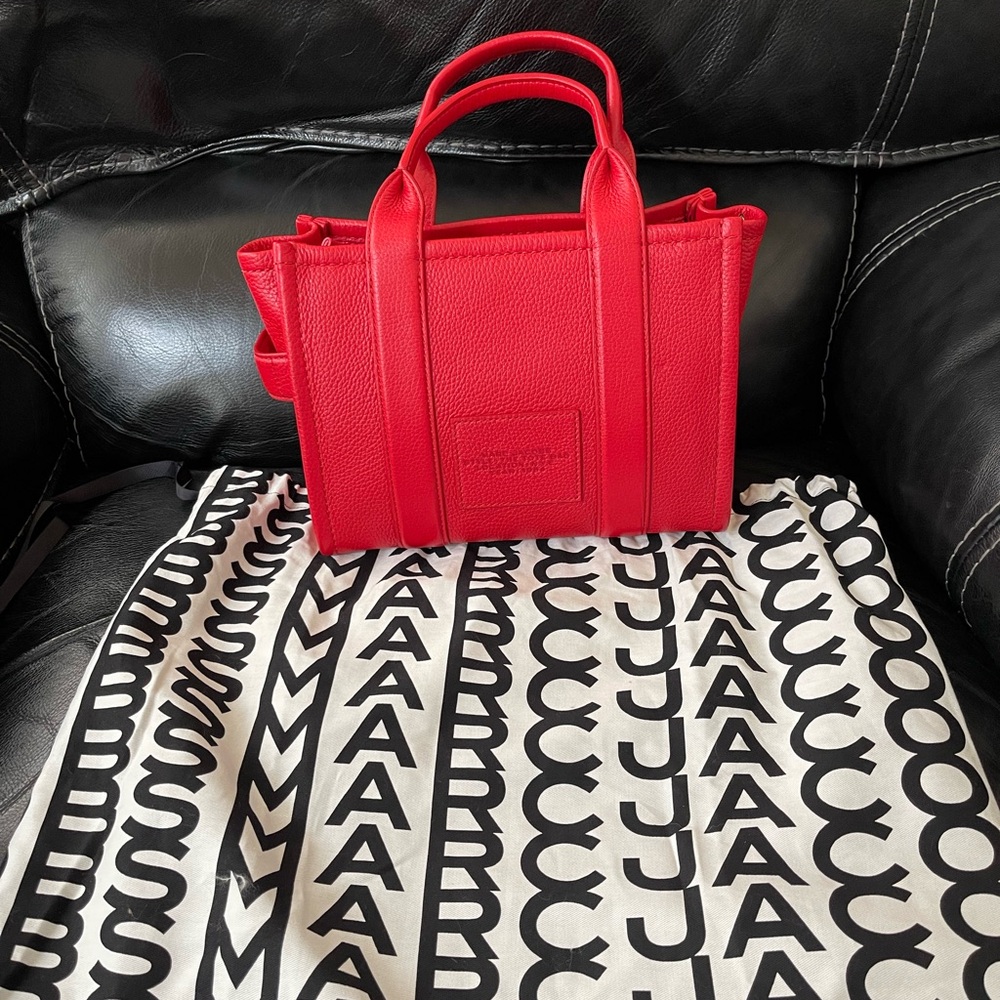 Marc Jacob’s Leather Small Tote Bag - Picture 3 of 9
